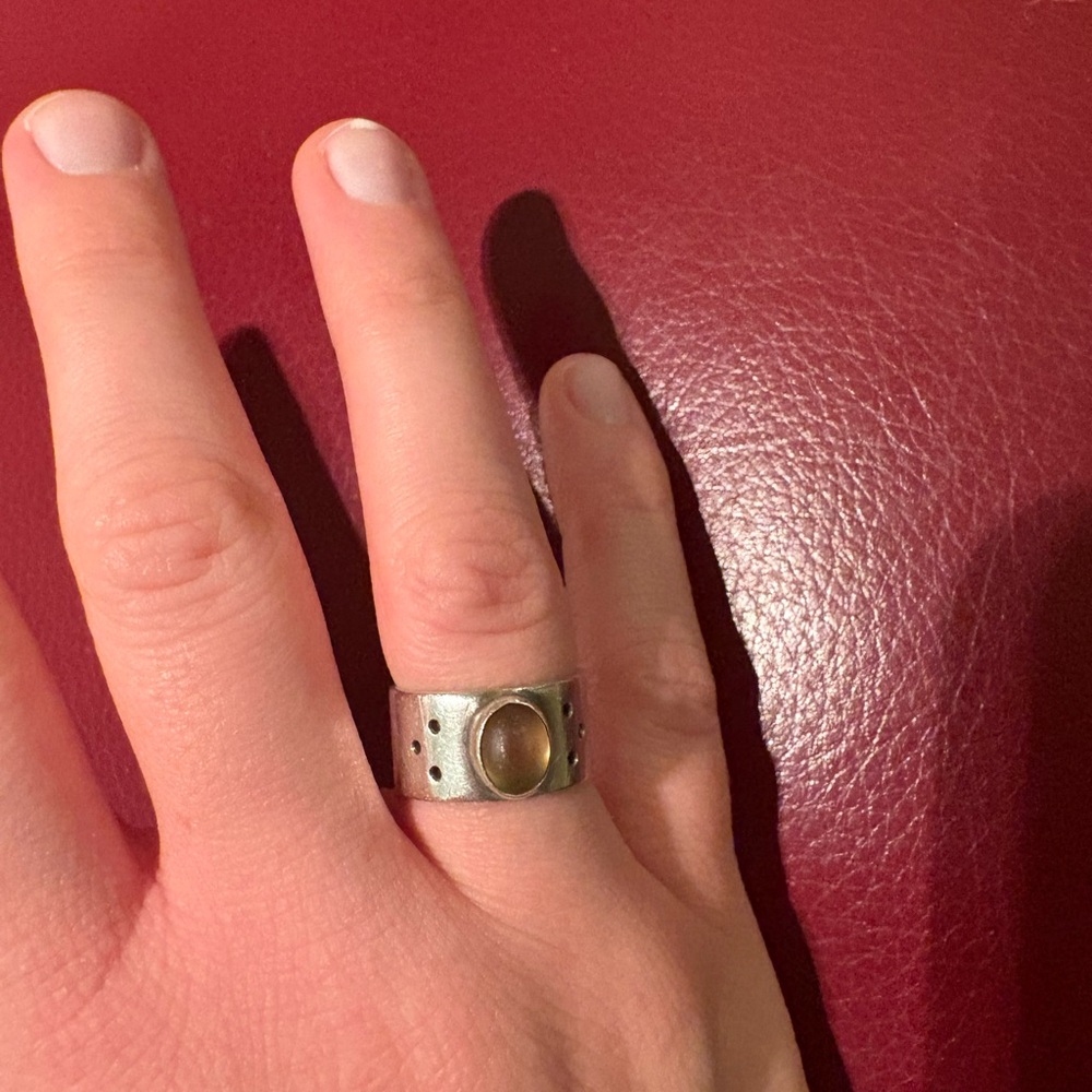 Elegant Silver Ring